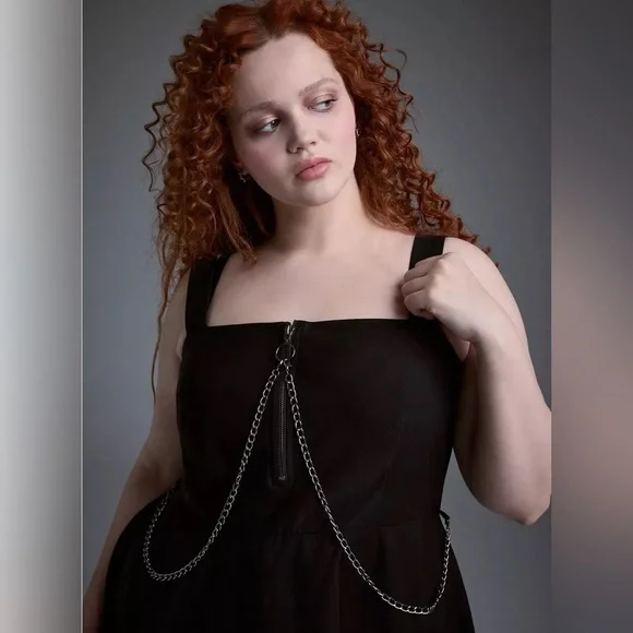 Torrid | Nightfall Chain Mini Dress - Picture 3 of 5